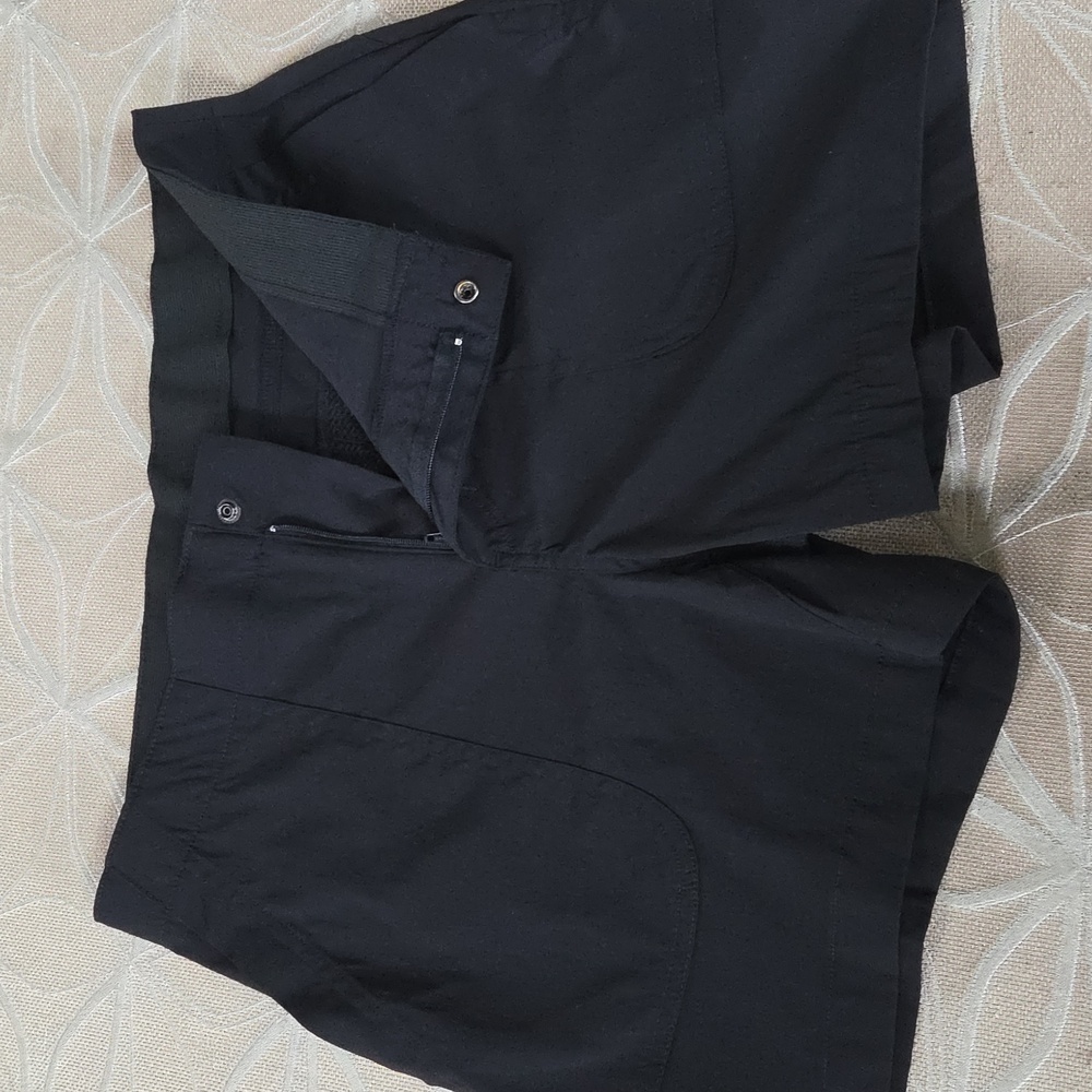 Eddie Bauer Black Flat Front Shorts! - Picture 5 of 9